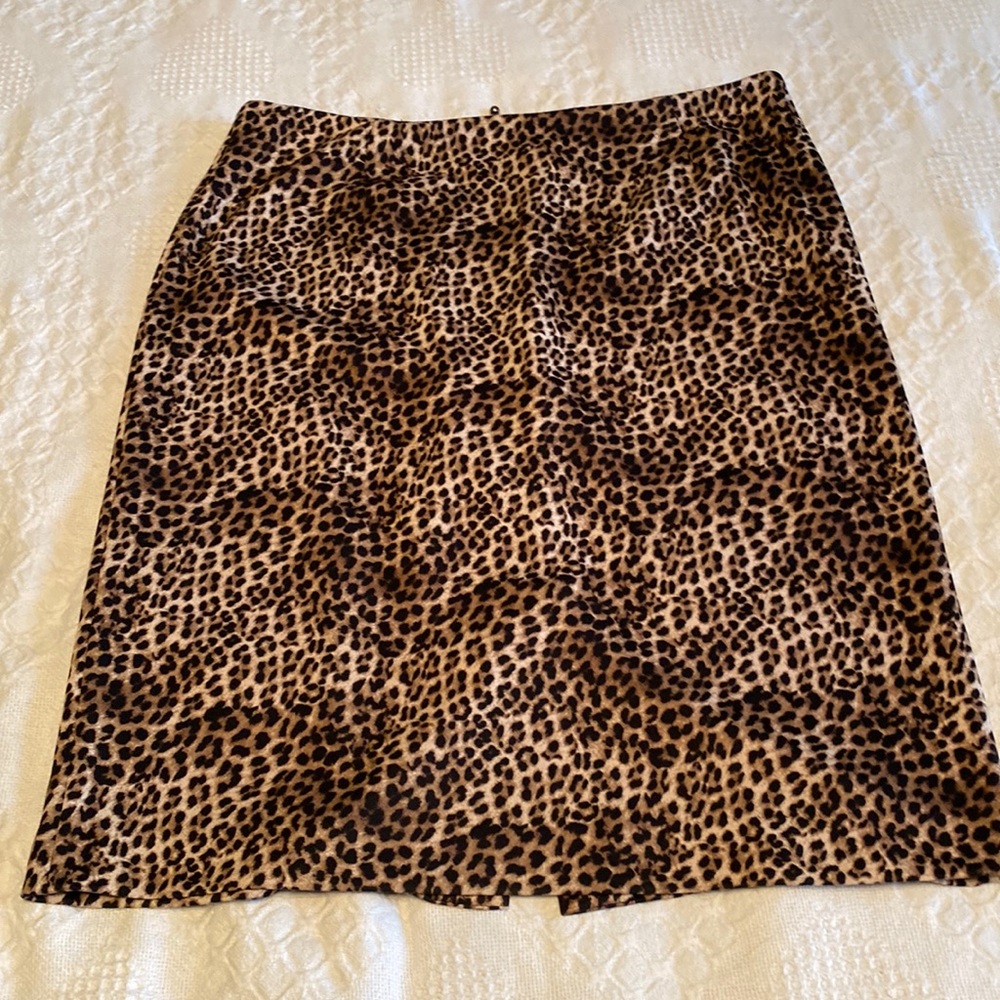 Leopard skirt! Sized 12 Alfani brand